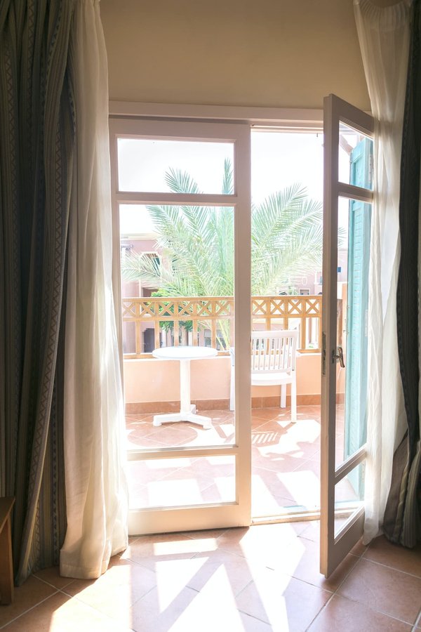 Quels sont les avantages d'un boudin de porte double pour l'isolation thermique ?